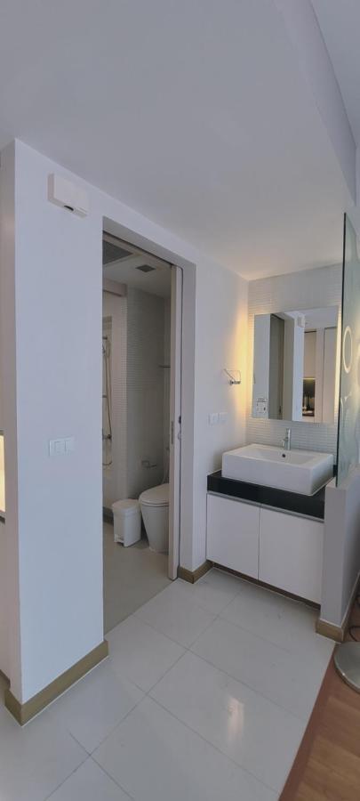 Twenty Three Residence Bangkok Buitenkant foto