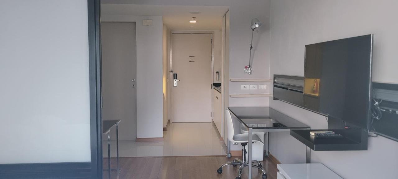 Twenty Three Residence Bangkok Buitenkant foto