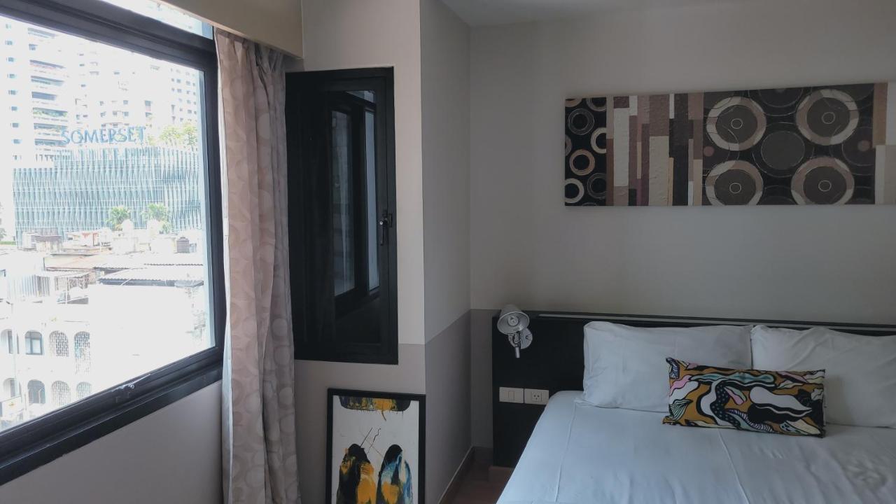 Twenty Three Residence Bangkok Buitenkant foto