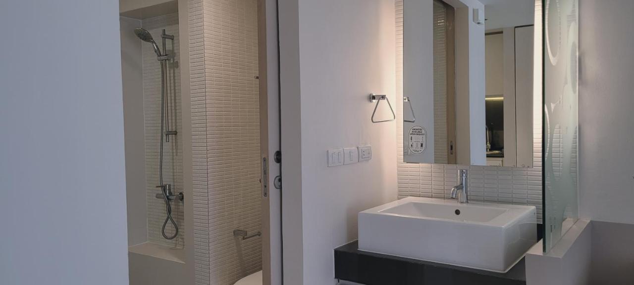 Twenty Three Residence Bangkok Buitenkant foto