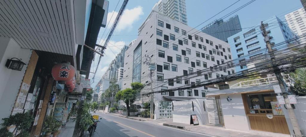 Twenty Three Residence Bangkok Buitenkant foto